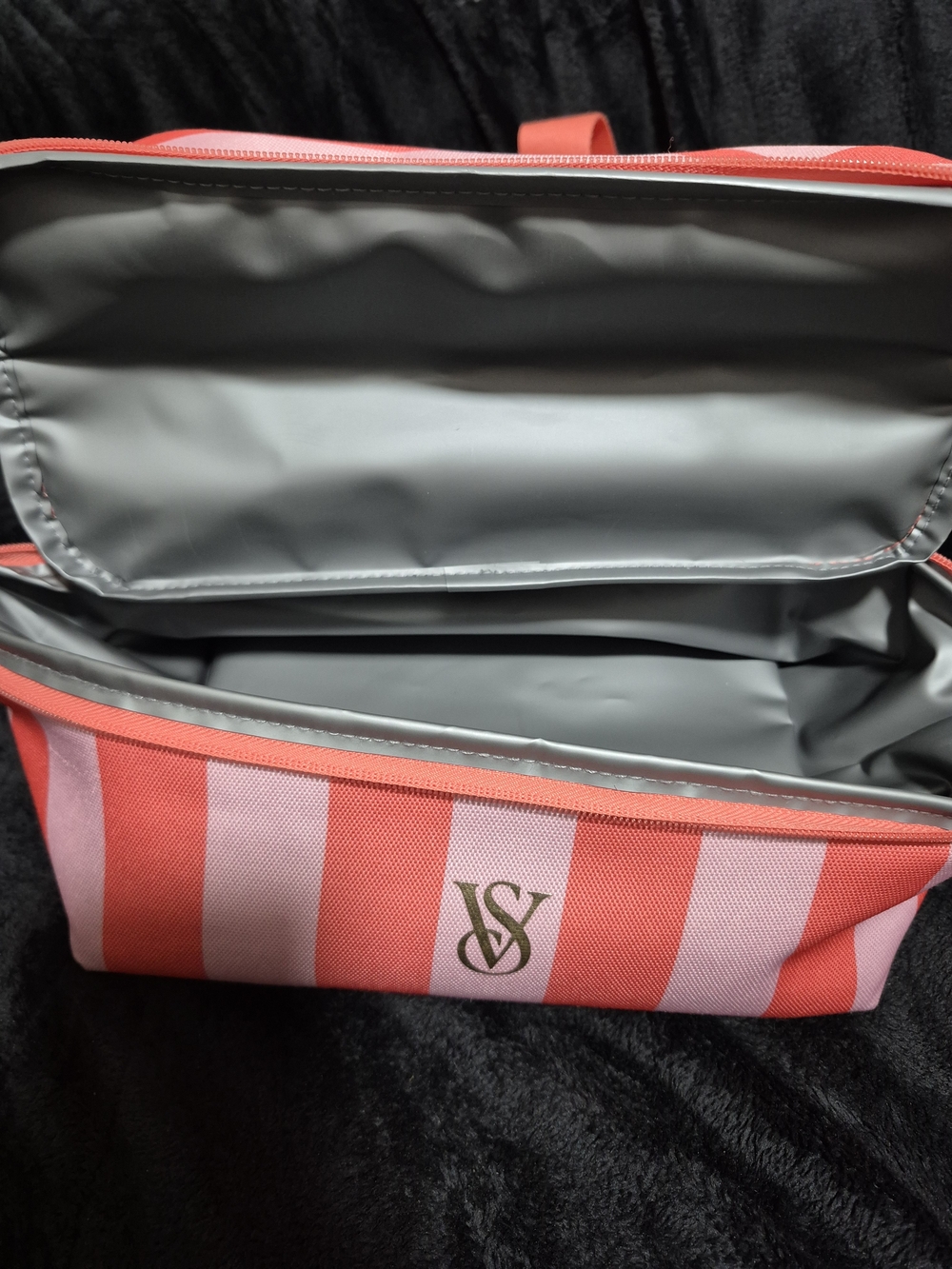 Victoria's Secret Coral and Pink Striped Drawstring Cooler/Backpack - Picture 6 of 6